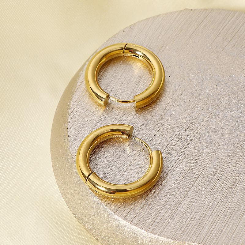 

Серьги INS из титановой стали с золотым покрытием, металлическая С-образная овальная застежка для ушей, универсальные аксессуары для женщин, мода