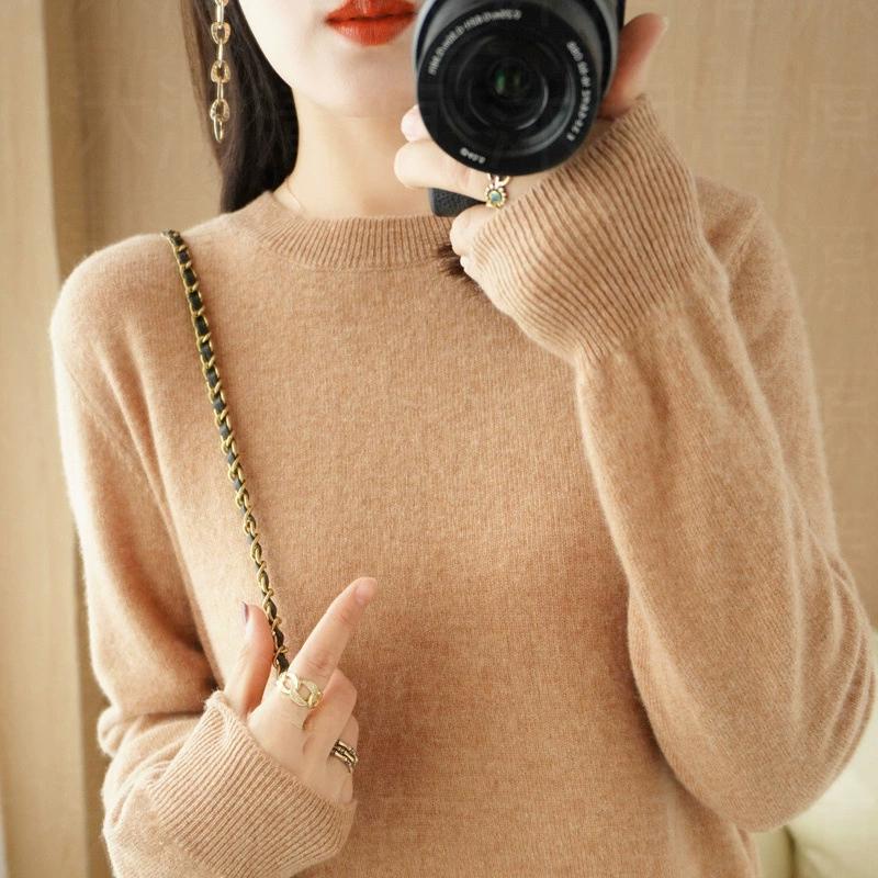 Autumn and Winter Round Neck Sweater Women's Pullover Knitted Sweater Solid Color Long Sleeved Women's Thin Short Base Shirt