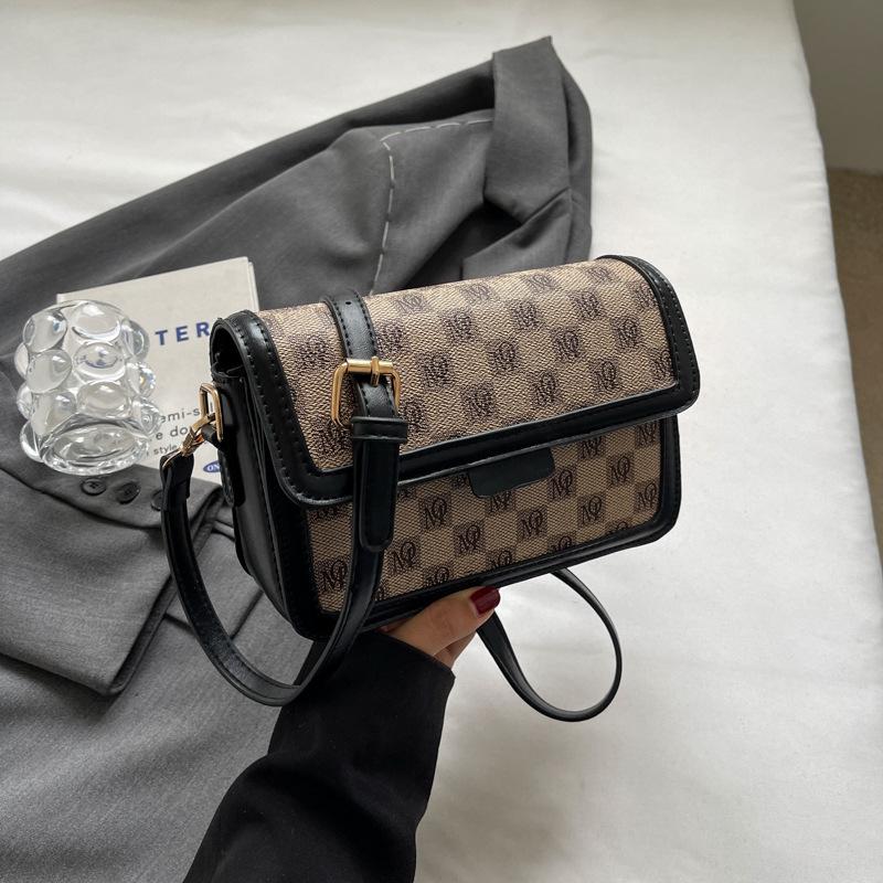 

Популярная маленькая сумка женская летняя универсальная 2024 новая модная сумка-мессенджер с ромбовидным ремешком маленькая квадратная сумка чёрный