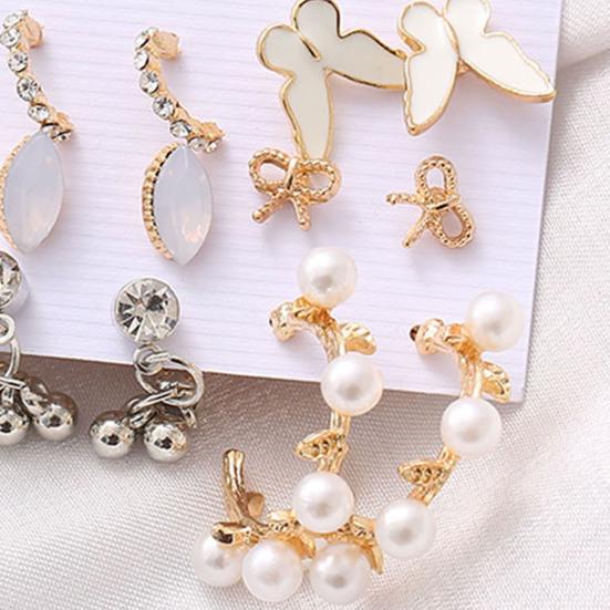 1 Set Stud Earrings Heart Rhinestone Acrylic Appearance Sparkling Earrings for Daily Wear