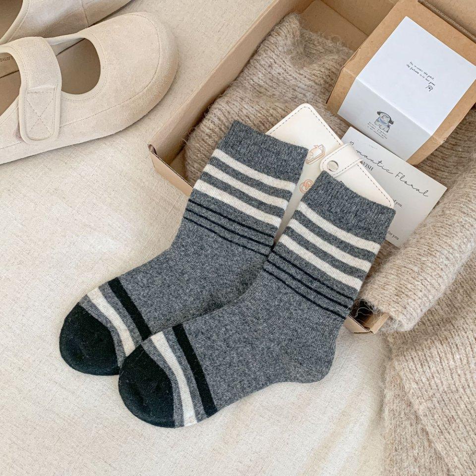 Korean Retro Contrasting Striped Wool Socks For Children, Popular Thickened And Velvet Warm Simple Confinement Stacking Socks