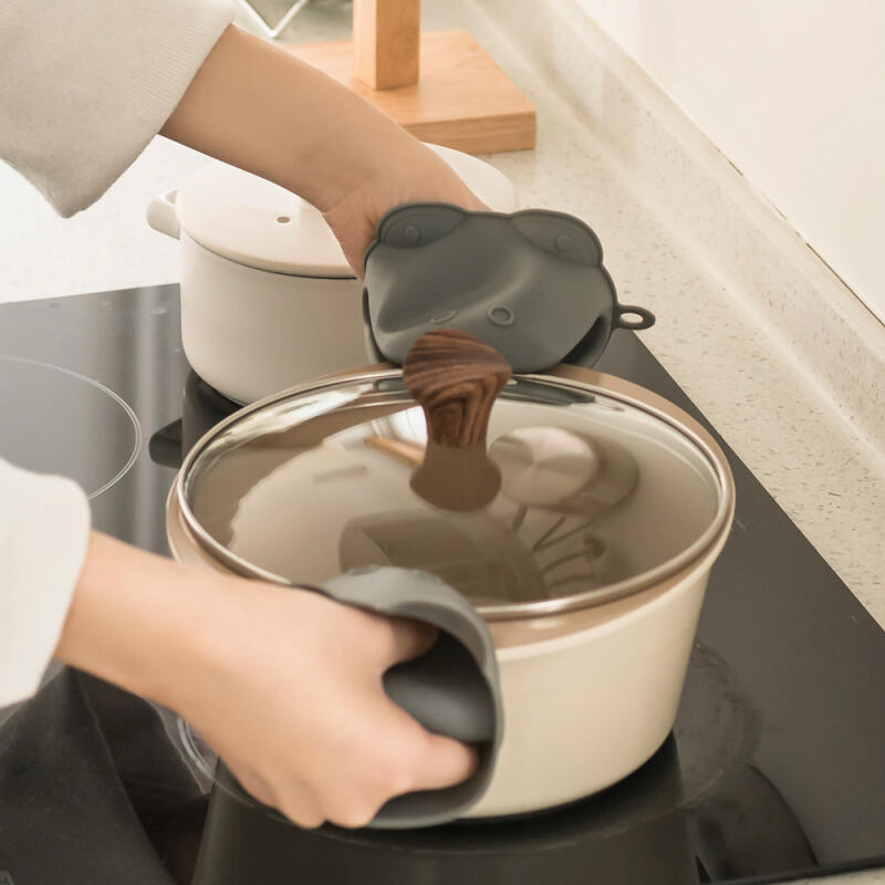 Domestic silicone crocodile kitchen pot handle glove set (2 pieces) Alligator Handle Brick Red