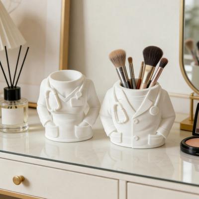 Portapenne a forma di camice da medico stampato in 3D Organizer da scrivania in plastica per pennelli da trucco, matite Regali per medici, infermieri, studenti di medicina