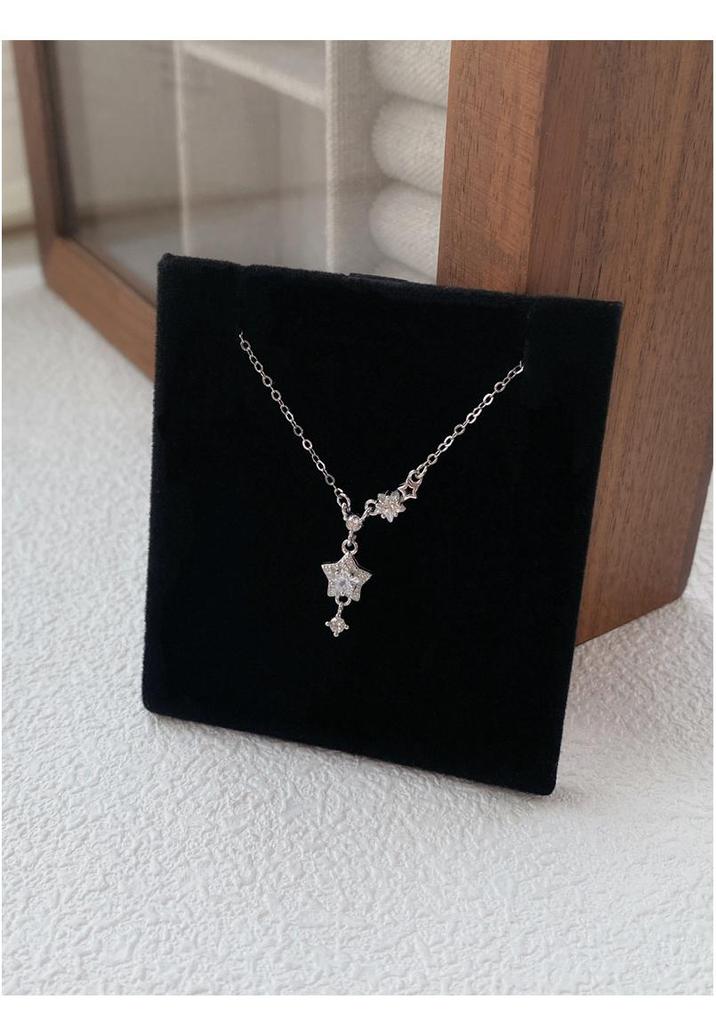 Sterling Silver Diamond Star Necklace for Women - Elegant and Fashionable Clavicle Chain