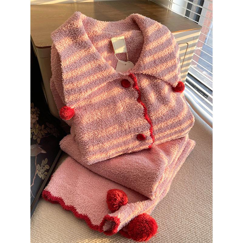

[Spot available] Korean half-edge velvet pajamas women s winter velvet thickened plush knitted loungewear spot M