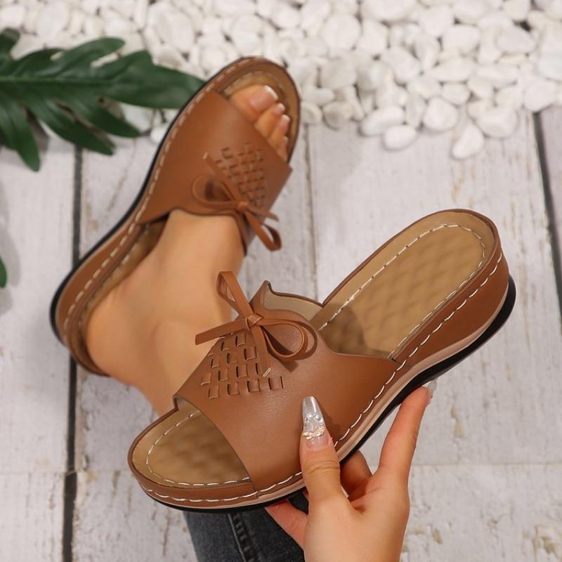 New Retro Round Head Cool Slippers Women's Sewing Line Wedge Comfortable Large Size Sandals