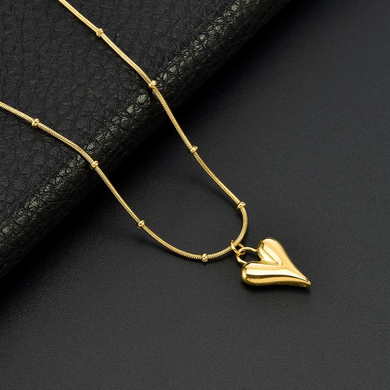 

18K Gold Titanium Steel Heart Necklace - Chic Niche Clavicle Chain