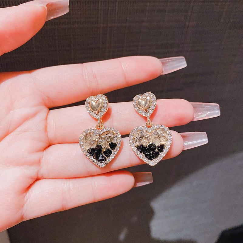 2025 New Vintage Dainty Female Crystal Stone Stud Earring Cute Fashion Heart Zircon Wedding Earrings for Women Jewelry Gifts
