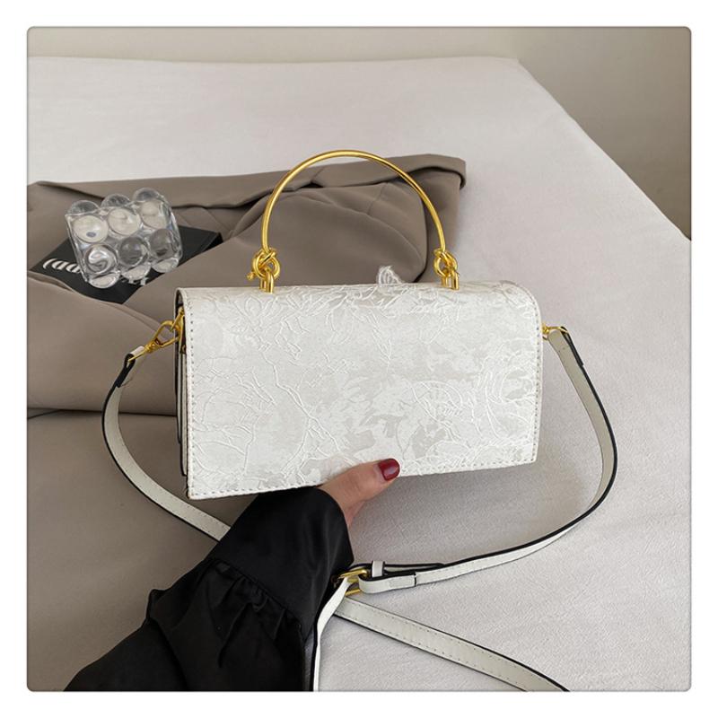 2025 Nuove Borse da Donna Mori Moda Ragazza Dolce Pizzo Fiocco Singola Spalla Manico Metallico Catena PU Borsa Quadrata Piccola alla Moda per Regali di Festa Femminili