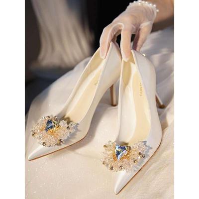 Witte puntige satijnen trouwschoenen bruidsschoenen Franse strass hoge hakken damesschoenen hoge klasse