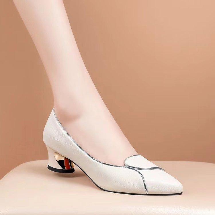 

Shallow single shoes women s spring 2025 new fashion versatile low-heeled work shoes thick heel pointed thick heel leather shoes women 40 білий