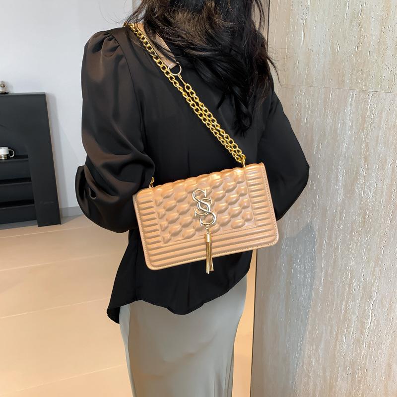 Popular Indentation Fashionable Textured Bag for Women's Bag Summer New Chain Simple Solid Color One-shoulder Crossbody Small Square Bag