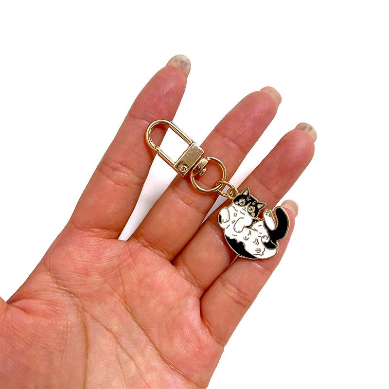 Charming Persian Cat Keychain: Lively Black and White Alloy Accessory for DIY Jewelry and Gifts