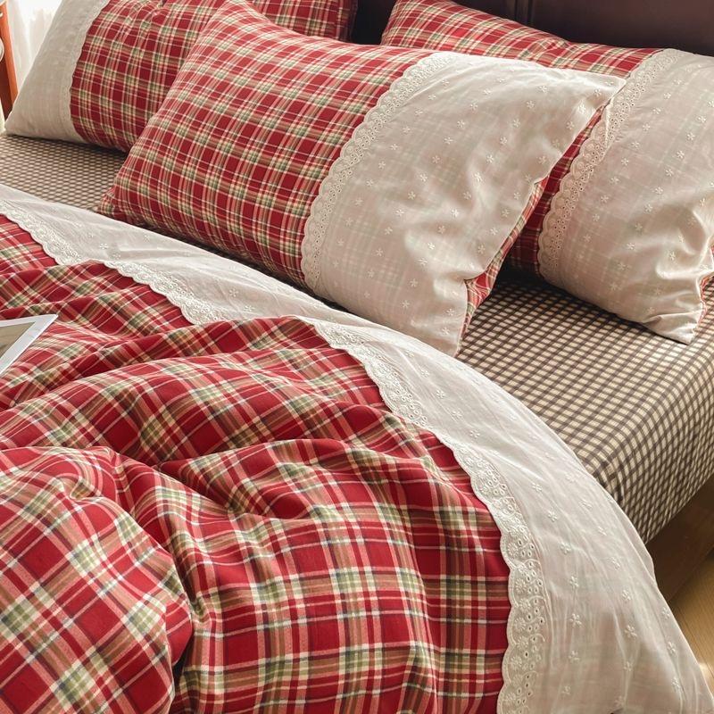 

INS Девушки Ретро Красная Клетка Комплекты Постельного Белья 2025 Новый Кружевной Комплект Простыней Женщины Клетчатый Размер Квин Пододеяльник Комплекты с Наволочками Flat Bed Sheet&Single150x200 3pcs