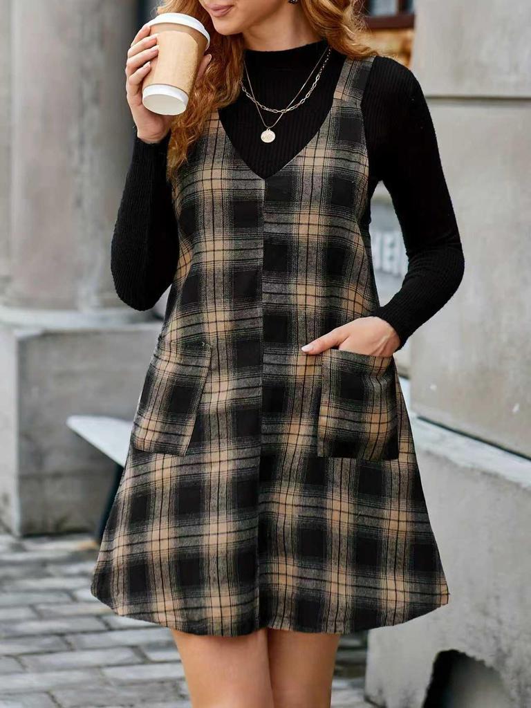 2025 Fashion Slimming Corduroy V-neck Strap Skirt with Pockets