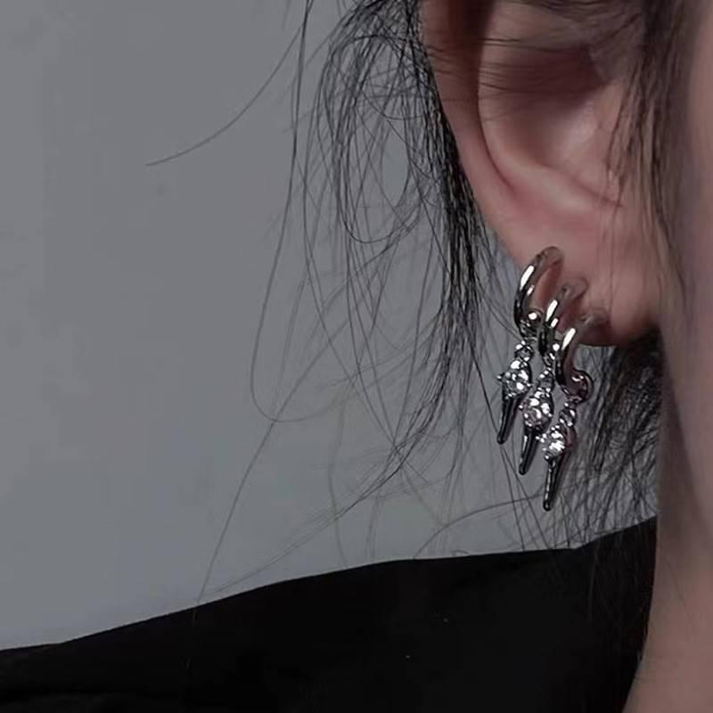 Cold wind silver needle sweet and cool flash diamond stud earrings, new personalized fringed temperament earrings