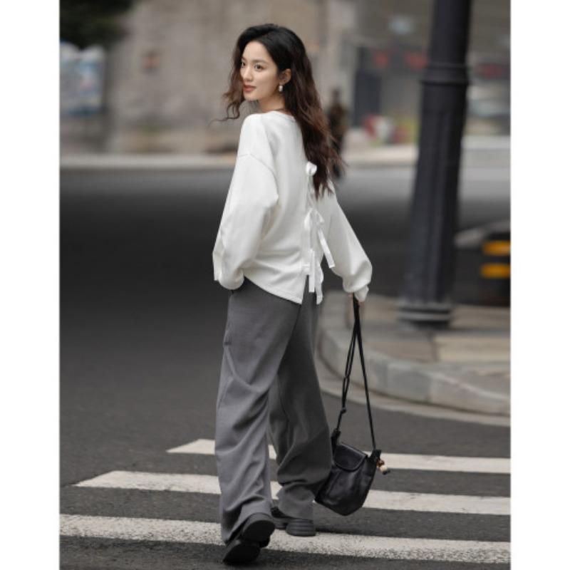 Light-aged Girls' Spring Design Sense Sewn Bow Round Neck Top Loose Women's Sweatshirt