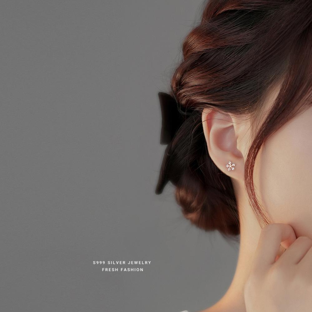 

Cute and elegant small flower zircon earrings simple and fresh forest style earrings for women Pure silver рожевий колір золота