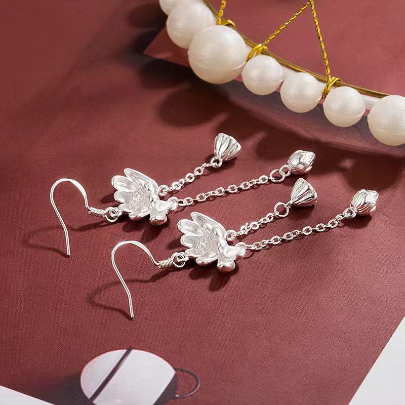 1Pair  Chinese Style Lotus Long Tassel Dangle Earrings For Women Girls Elegant Exquisite Lotus Seed Flower Ear Hook Gifts