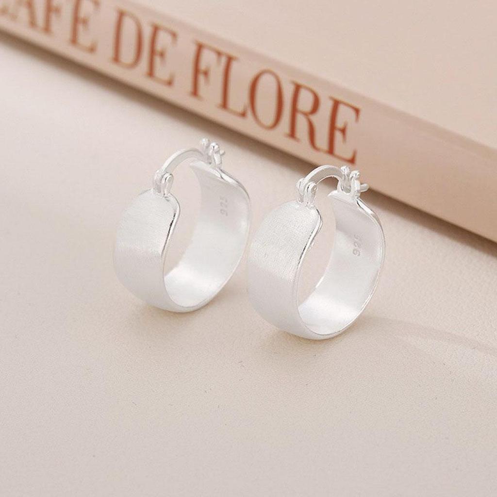 Retro European & American Hoop Earrings: Stylish Everyday Ear Cuffs for Women