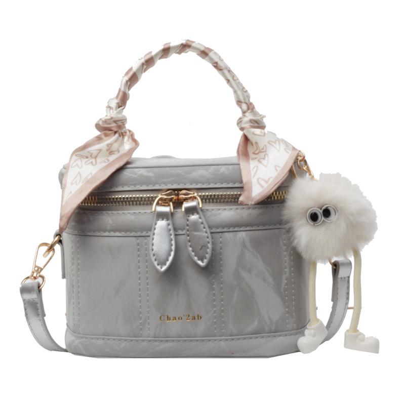 Portable box bag women's 2025 new retro fashion bucket bag high-end niche commuter versatile messenger bag