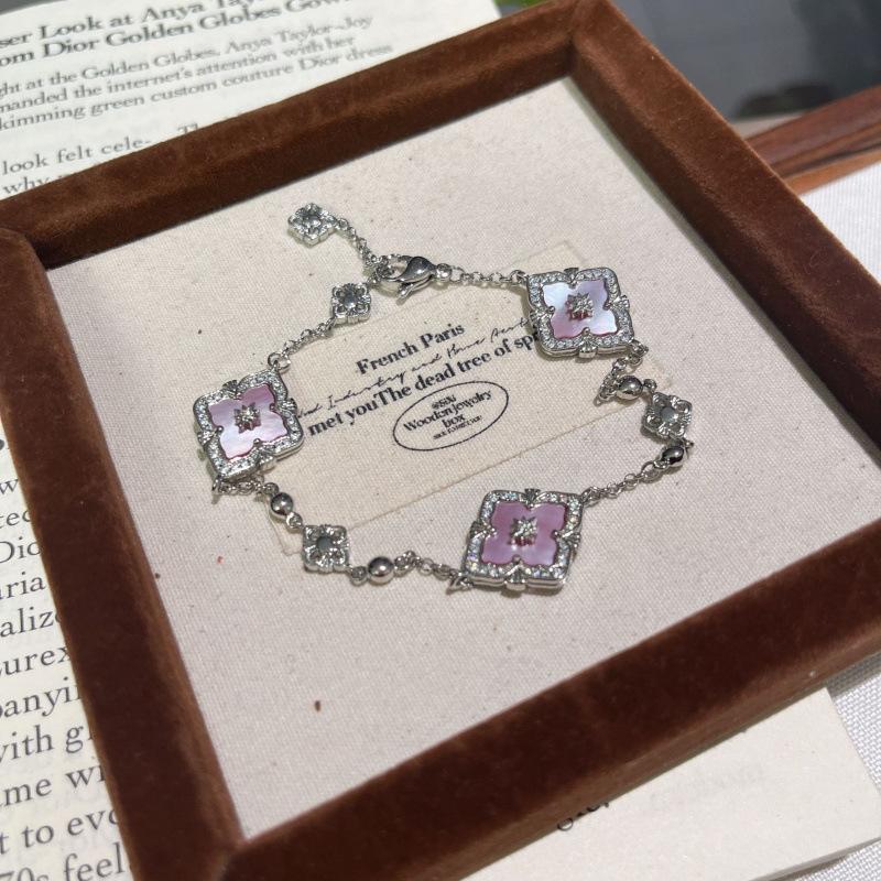 Italian Cloth Qi Lati Natural White Fritillary Four-Leaf Clover Bracelet Women'S Fashion Retro Rhombus Chalcedony Jewelry