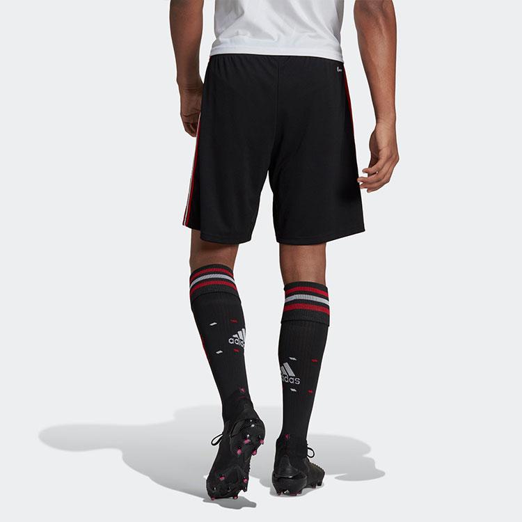 Adidas მანჩესტერ იუნაიტედის საფეხბურთო სპორტული ზოლიანი შორტები მამაკაცის ქვედაბოლო შავი H13882