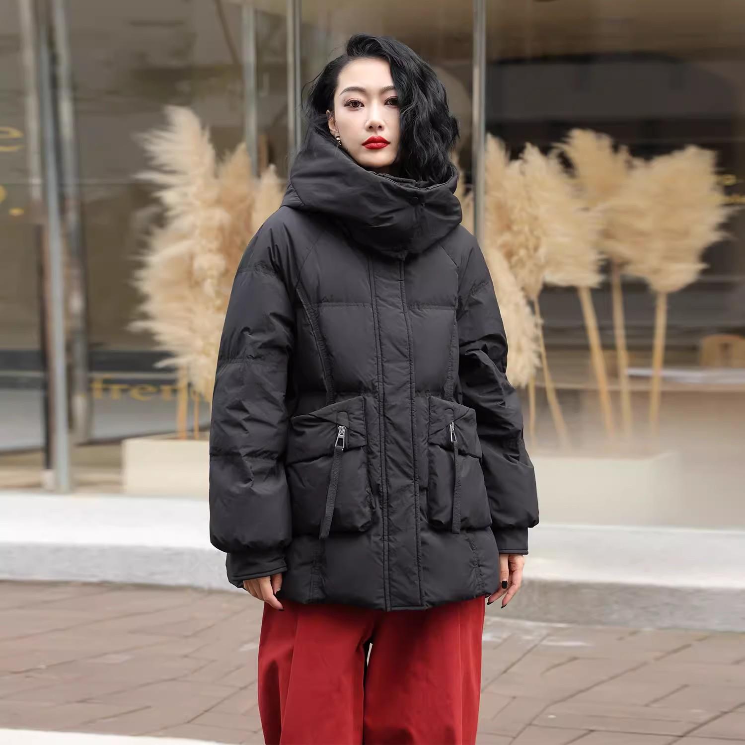 

Женский короткий пуховик с капюшоном 2025 зима новая мода утолщенный материнский пух белой утки теплая куртка большого размера S чёрный
