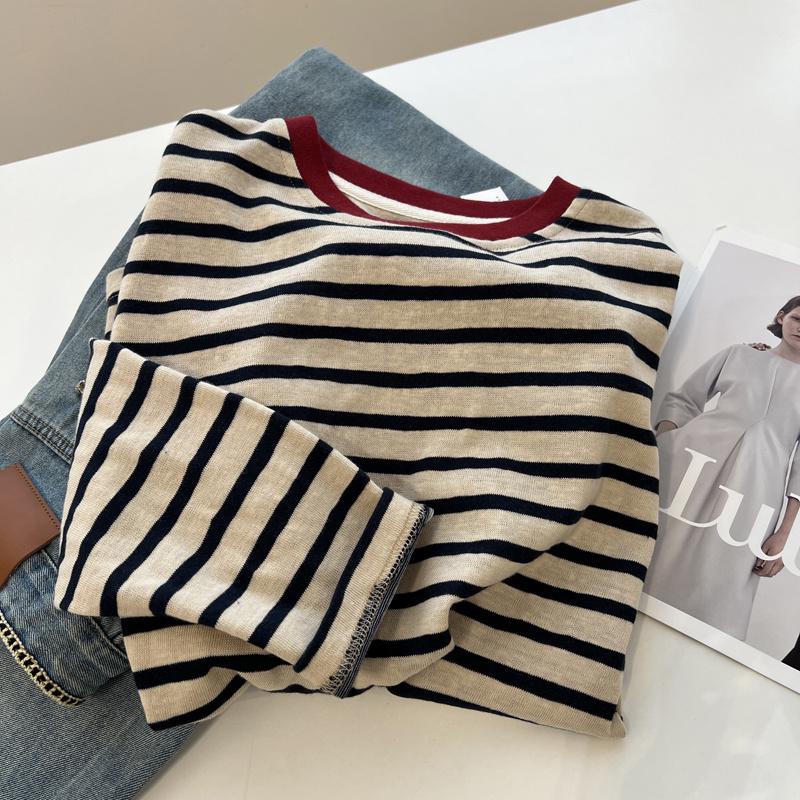 

Женский свободный топ большого размера в стиле ретро с цветными блоками и полосками, с длинным рукавом - тренд осени 2025 2XL