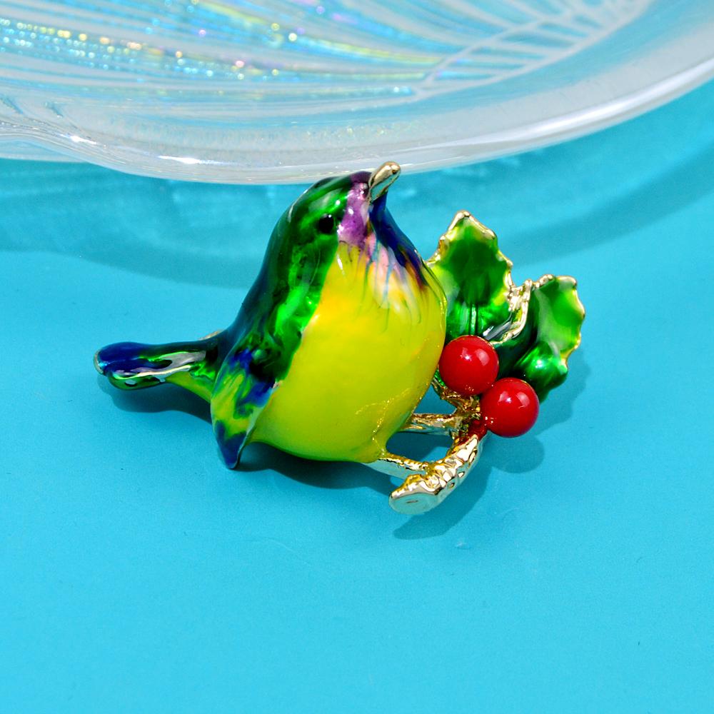 New Multicolor Robin Bird Brooch Pins High Quality Enamel Animal Brooches For Friends Christmas New Year Jewelry Gifts