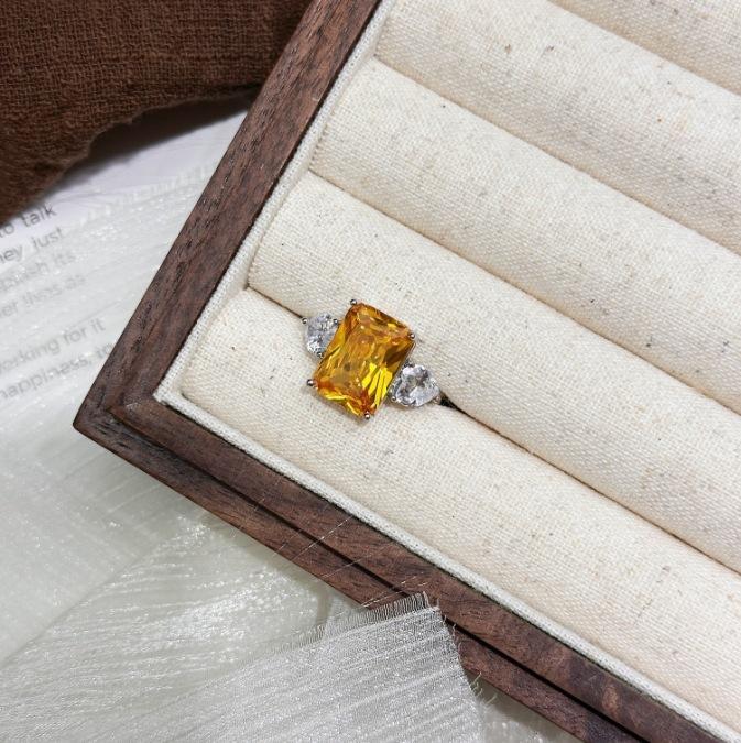 Hot Selling Seiko Heart Edge Diamond Square Zirconium Color Treasure Ring Luxury High Carbon Diamond Ring