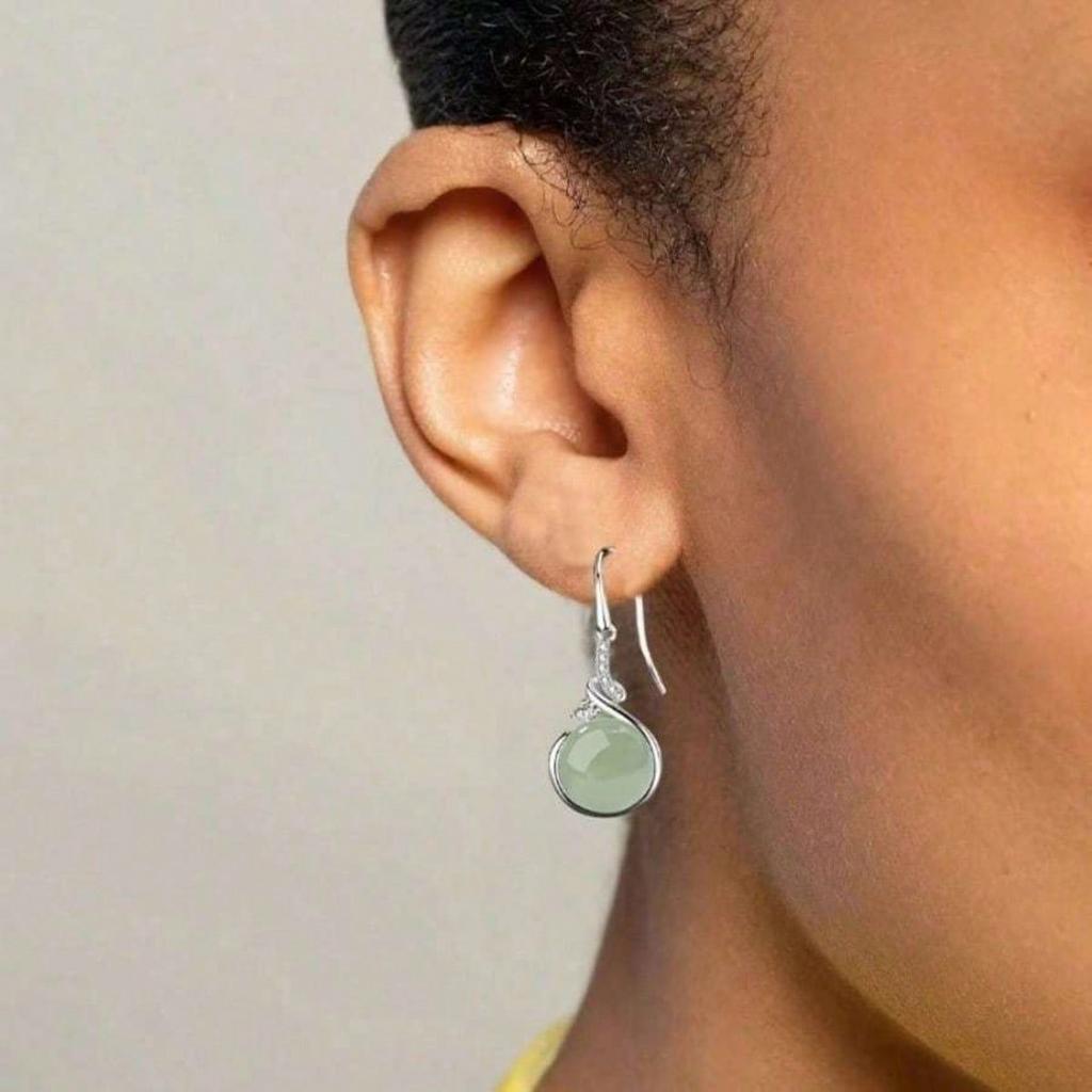 1 Pair of Retro Style Imitation Jade Earrings, High-end Quality, Lightweight and Luxurious.