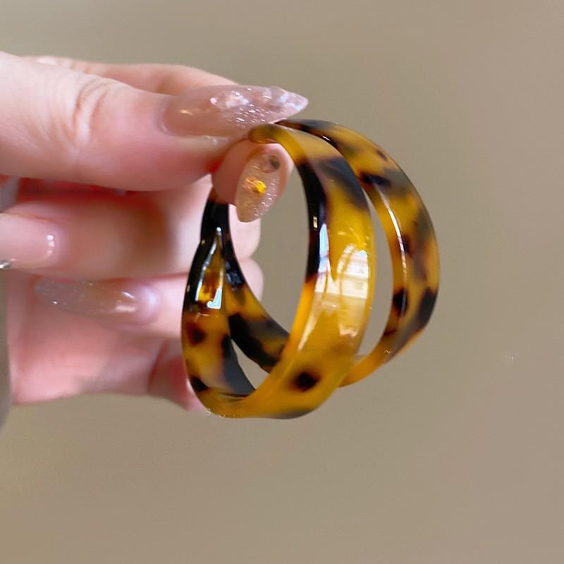 Silver Needle Retro Resin Geometric Round Oval Pendant Earrings Maillard Style Stud Earrings Niche Design Earrings Women