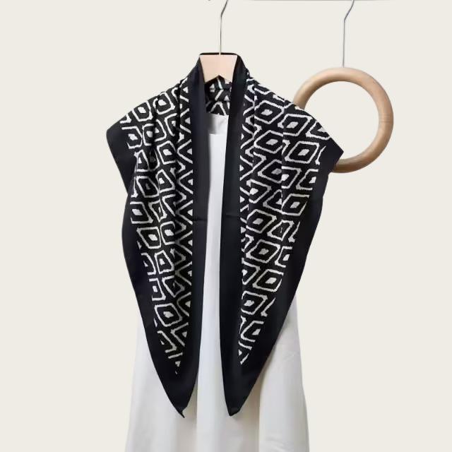 Twill silk triangular scarf, clothing accessories, cashew nut double-sided printed belt, versatile women's rhombus silk scarf, bag head, fart curtain.