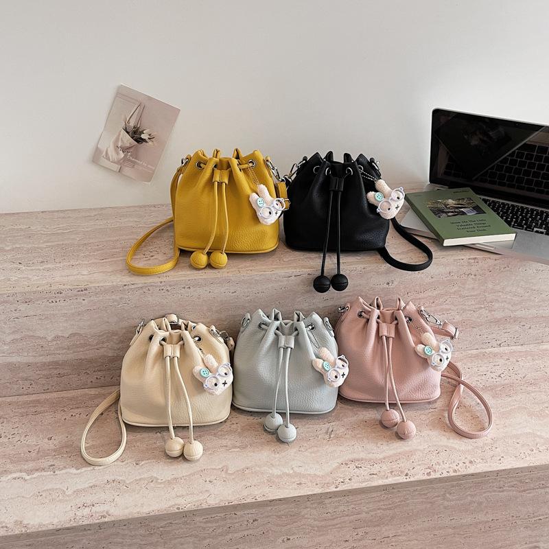 New Womens Fresh Drawstring Shoulder Bag Casual Minimalist Crossbody Underarm Bag Fashion Lychee Grain Bucket Phone Coin Bag