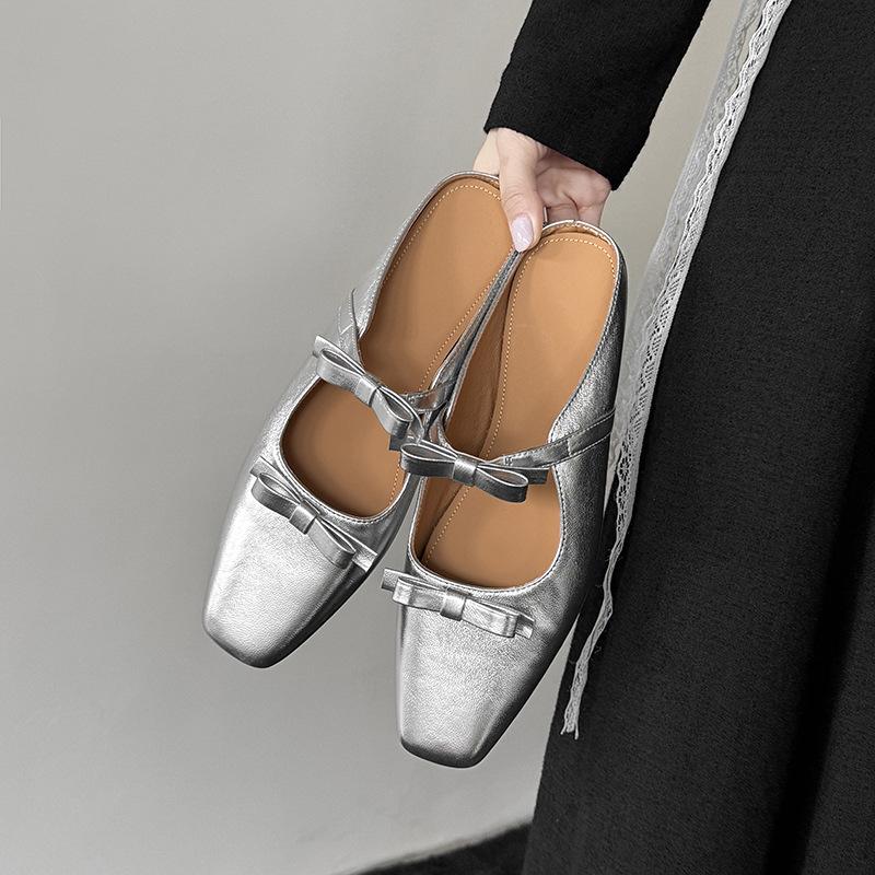 

Нежные туфли-полусапожки с мягким носком, женские, весна 2025, для улицы, новые, с бантом, французский вечерний бриз, темпераментные, на низкой подошве, сандалии 39 серебряный