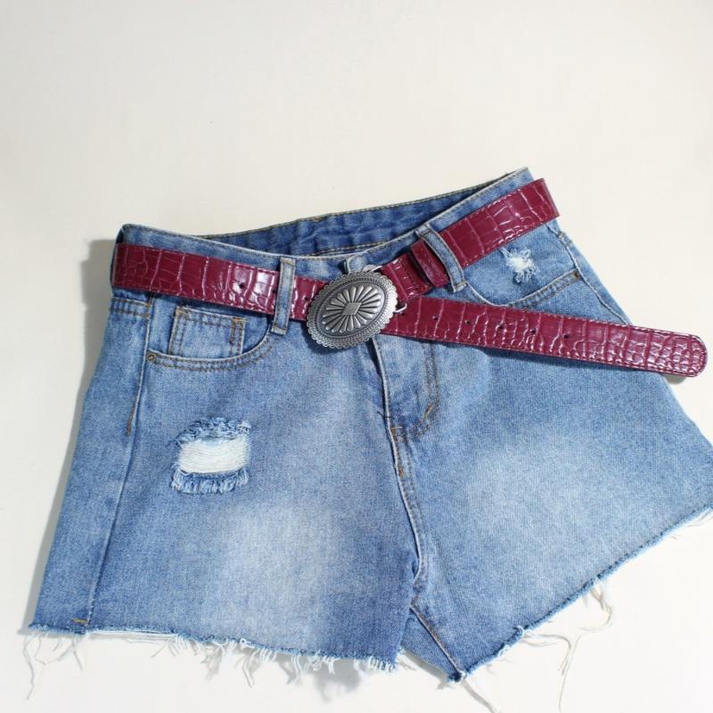 American-Style Minimalist Retro Carved Buckle Belt Unique Women's Leather Belt Subculture-Inspired High-End Red Women's Belts