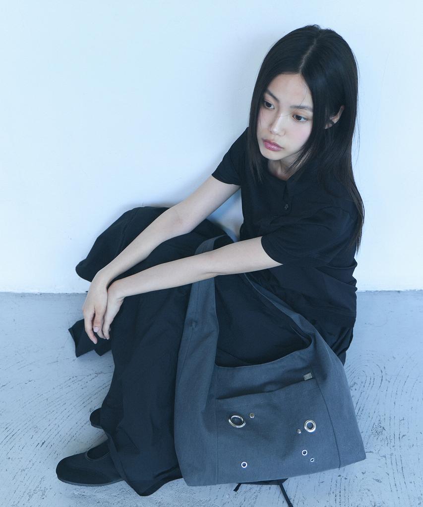 Oart Eyelet Hobo Bag [Gray]