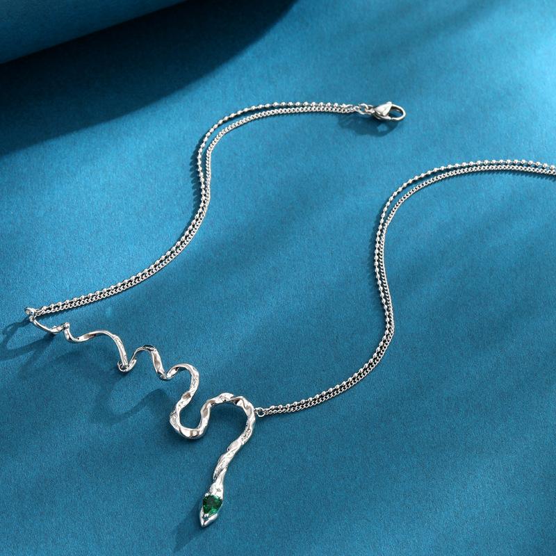 

Zirconia Artistic Green Snake Pendant Necklace For Women Perfect For Fashionable Occasions