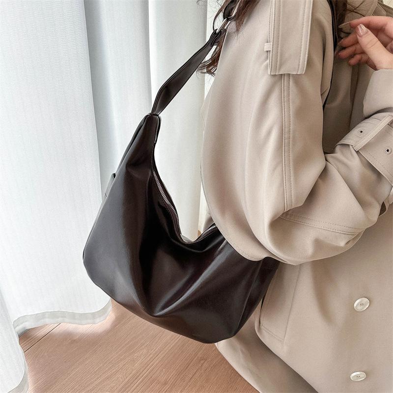 Korean Style Large Capacity Retro Dumpling Crossbody Bag - Trendy Single Shoulder Design