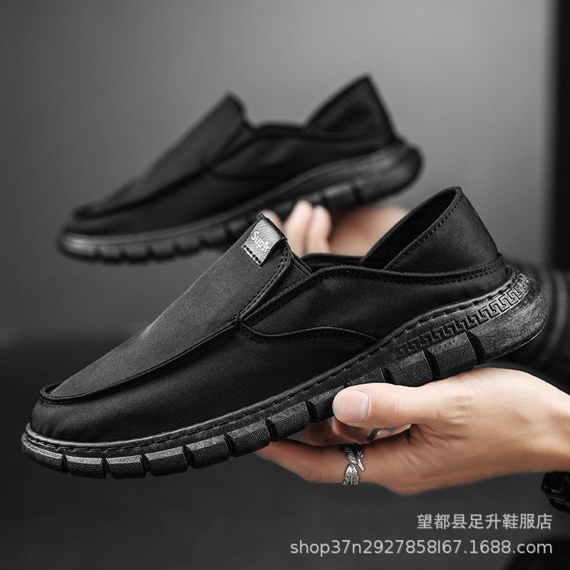 

2024 ****** and summer old ******* cloth shoes men s s**t-soled shoes breathable casual shoes one-pedal versatile canvas shoes wholesale 39