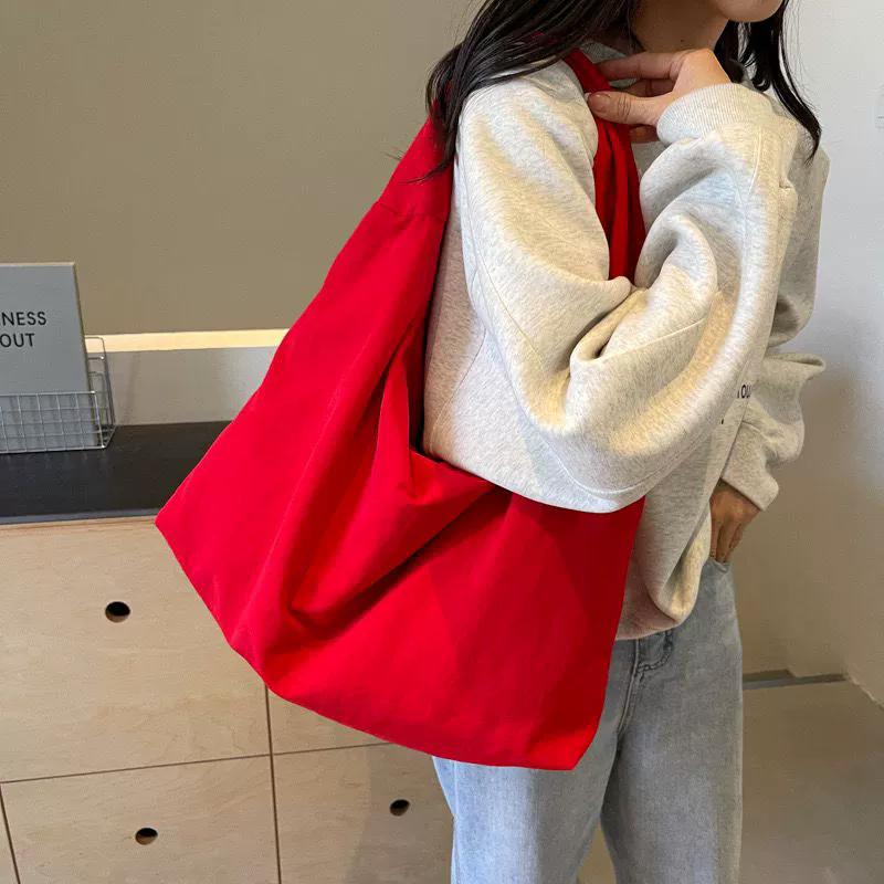 

Women s Lightweight Slouchy Tote Bag, Casual Shoulder Bag with Multiple Pockets & Large Capacity, Perfect for Daily Commute, School and Travel червоний