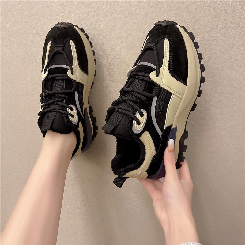Hollis | Women’s Rounded Toe Lace-Up Sneakers
