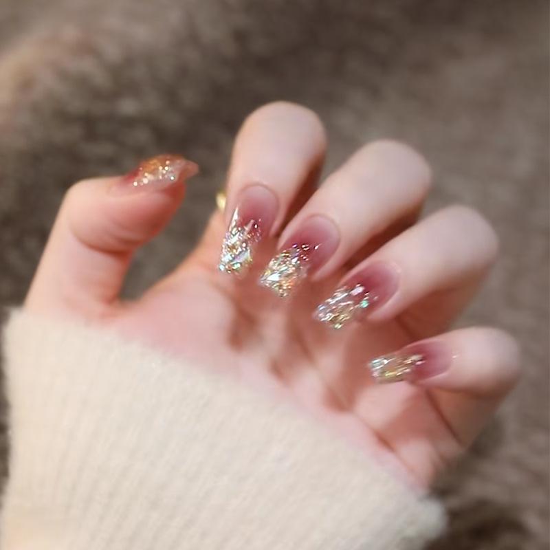 

Пряная Девушка Средней Длины Винно-Красные Блестящие Наклейки для Ногтей - Прозрачный Дизайн Битый Бриллиант с Отбеливающими Кончиками для Маникюра Glue Type