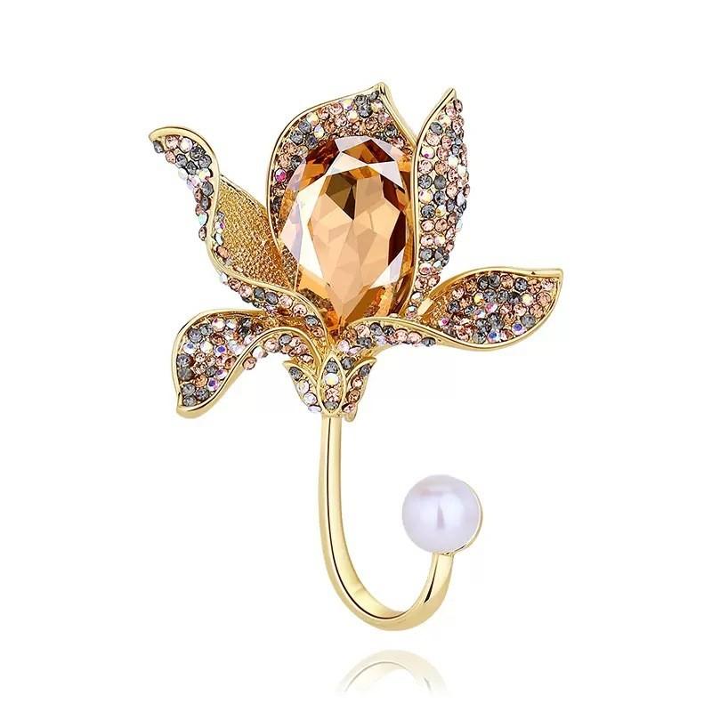 Vintage Crystal Flower Brooch Pin With Zinc Alloy Metal For Ladies And Men