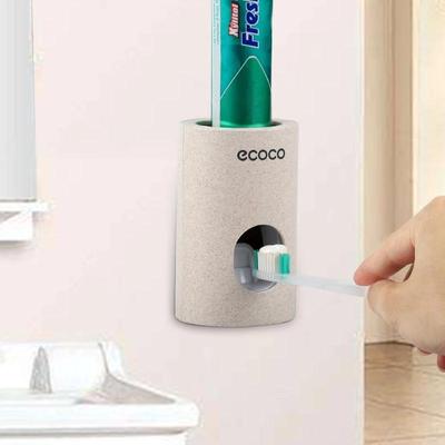 Automatic Toothpaste Dispenser Wheat Straw Toothbrush Holder Waterproof Dustproof Toothpaste Squeezers Bathroom Accessories Hands Free Wall Mounted