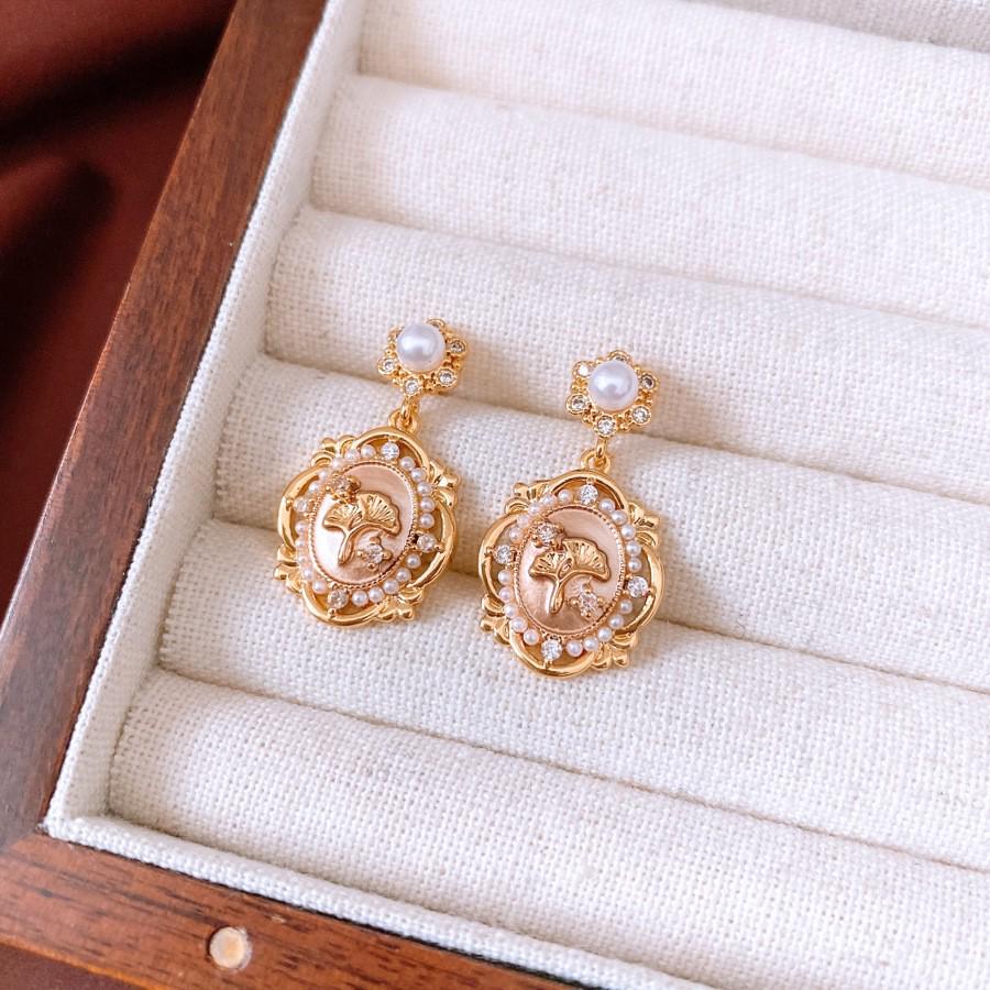 Vintage Retro Silver Needle Earrings - Elegant, Versatile High-End Court Style Studs.