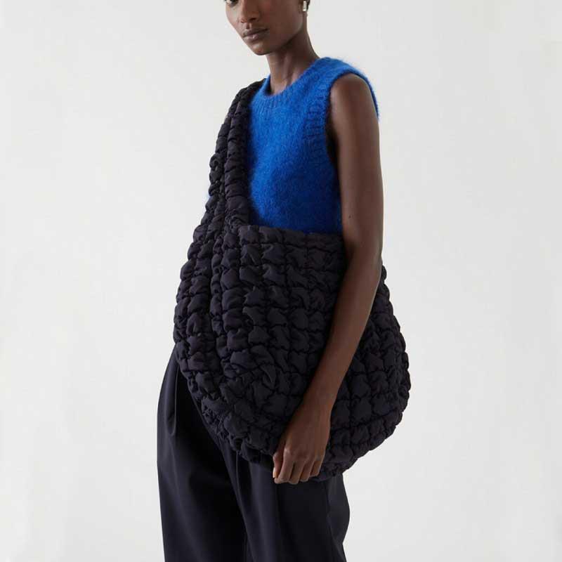 Lightweight Quilted Cloud Crossbody Bag - Early Autumn Style, Single Shoulder Pleated Dumpling Design (COS2022).