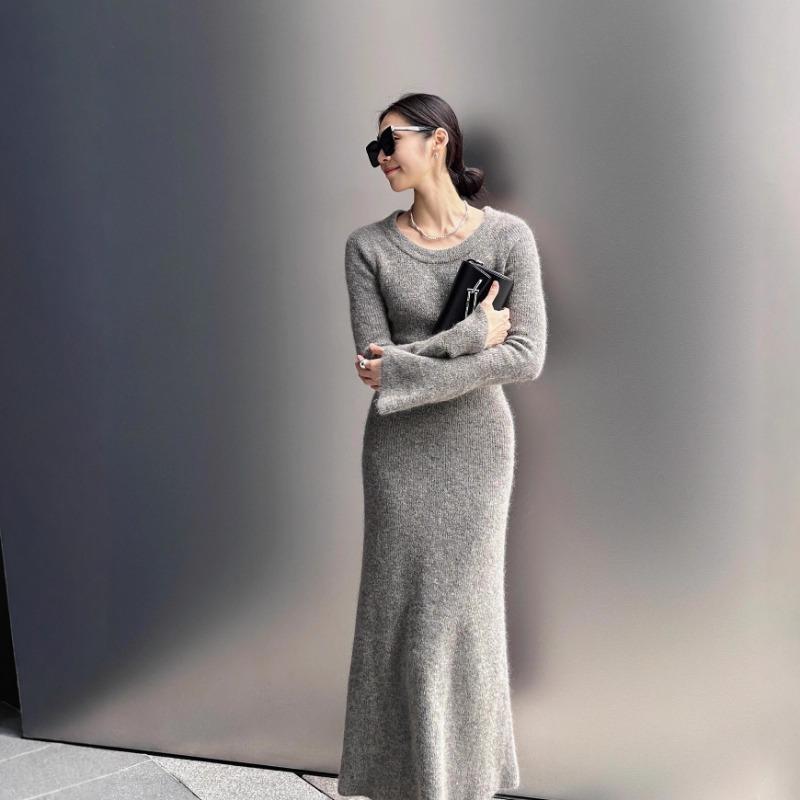 [] Lazy high-end gray horn sleeve knitted dress women's autumn slim coat with long dress inside