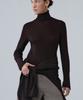 UMARMUNG Weightless Wool Turtle Neck Pullover_Mahogany